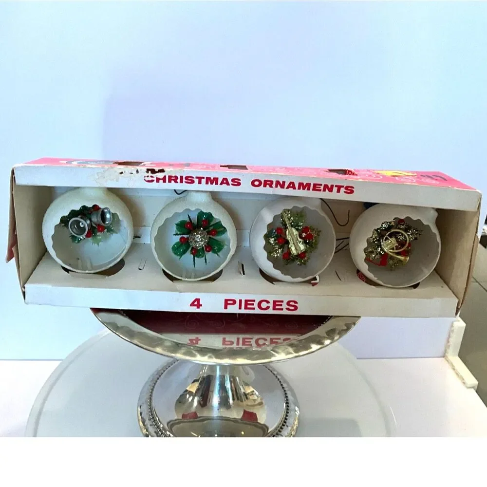 Decor Novelties Box of 4 Christmas ornaments diorama balls MCM snowballs